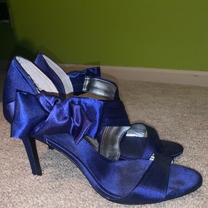 Blue bow LuLu Townsend Heel- size 9 1/2